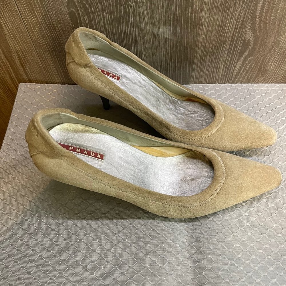Prada / Suede Pump / Made in Italy / 39 1/2 EU / Beige / 3" Heel - Picture 5 of 9